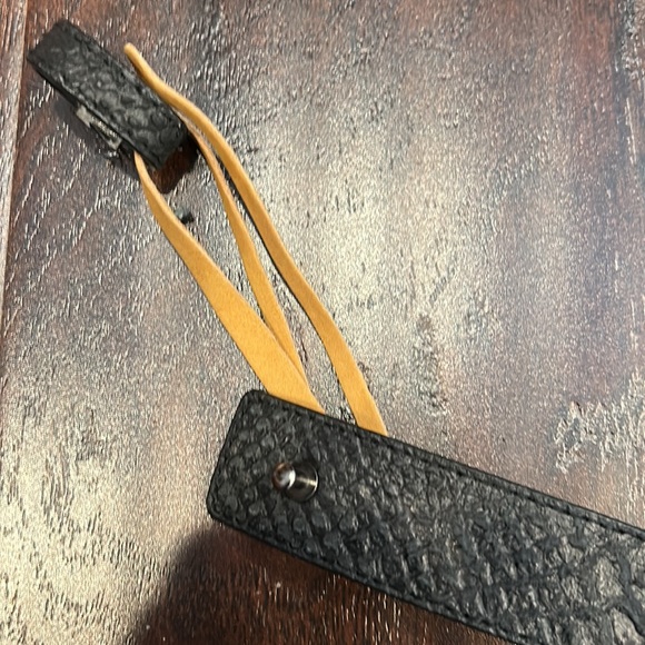 Stylish black accent belt-never worn - Picture 3 of 6